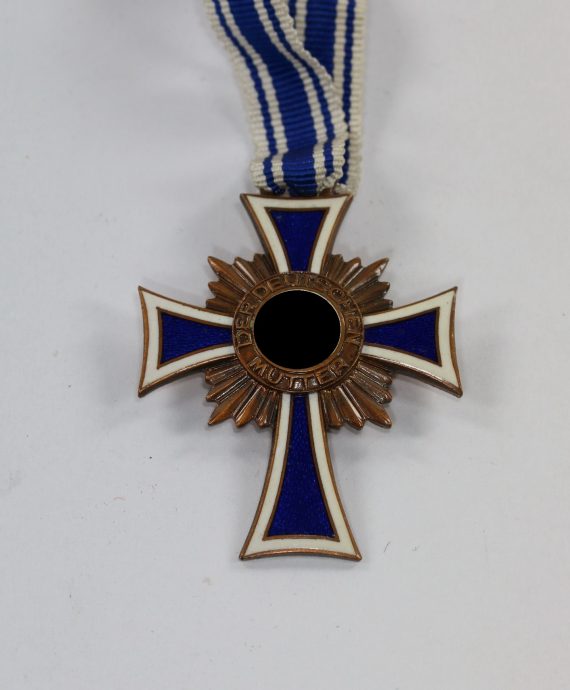 mutterkreuz_in_bronze_1__1_11