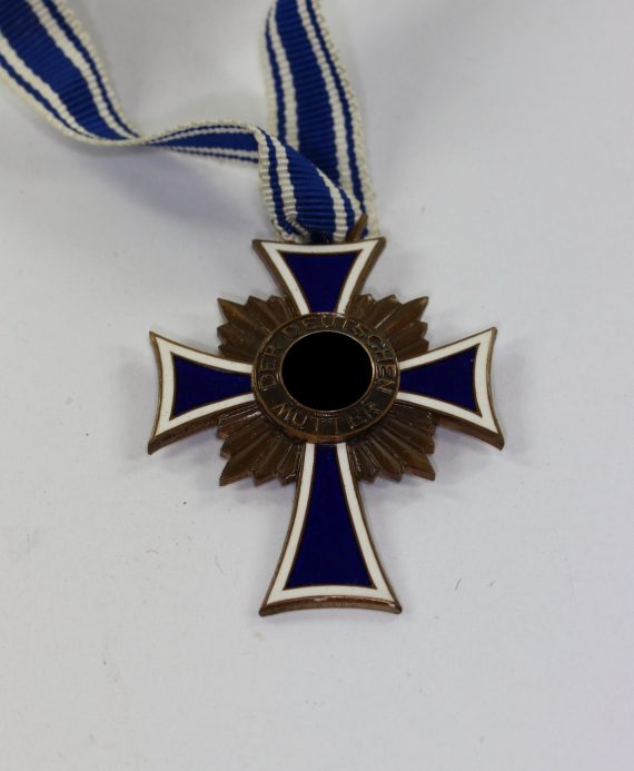 mutterkreuz_in_bronze_1__1_12