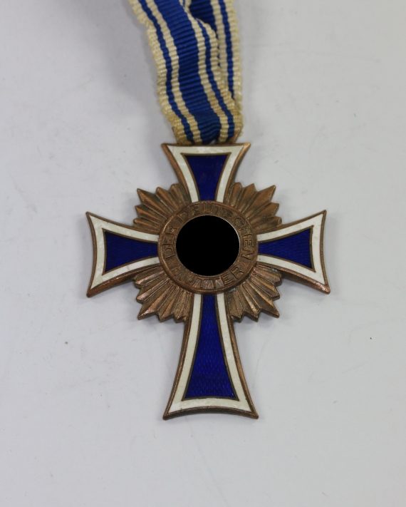mutterkreuz_in_bronze_1__1_4