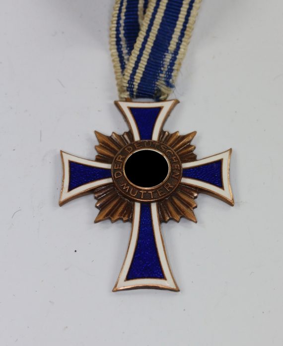 mutterkreuz_in_bronze_1__1_5