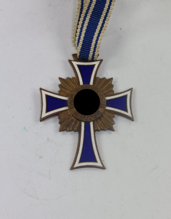 mutterkreuz_in_bronze_1__32