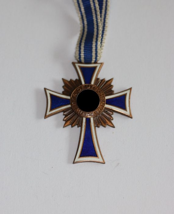 mutterkreuz_in_bronze_der_deutschen_mutter_1__18