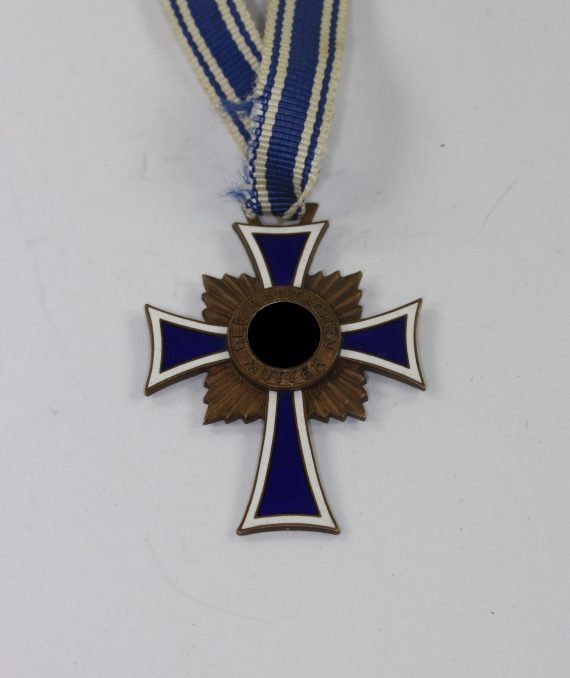 mutterkreuz_in_bronze_der_deutschen_mutter_1__1_16