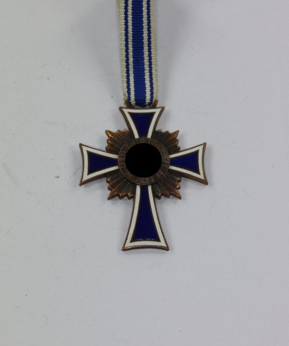 mutterkreuz_in_bronze_der_deutschen_mutter_1__1_17