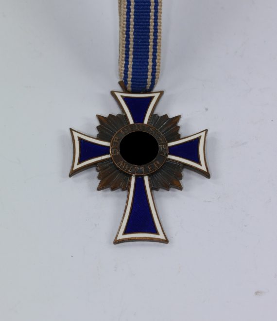mutterkreuz_in_bronze_der_deutschen_mutter_1__1_3