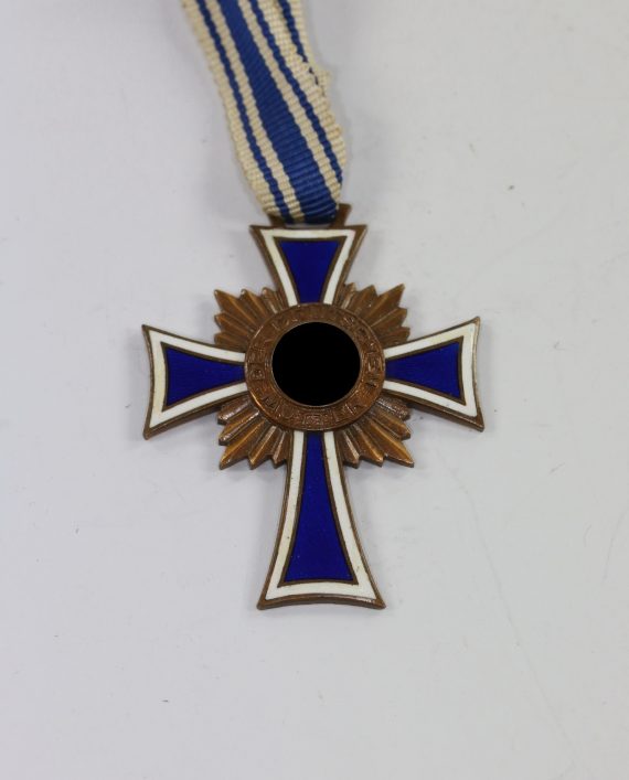 mutterkreuz_in_bronze_der_deutschen_mutter_1__1_5