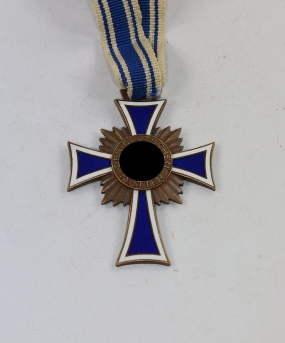 mutterkreuz_in_bronze_der_deutschen_mutter_1__1_6