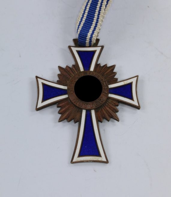 mutterkreuz_in_bronze_der_deutschen_mutter_1__1_8