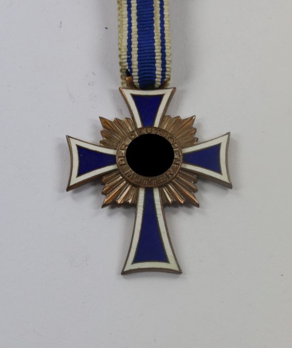 mutterkreuz_in_bronze_der_deutschen_mutter_3__1_1_4nd
