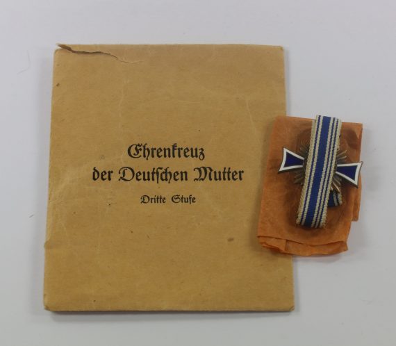 mutterkreuz_in_bronze_in_verleihungst_te_lock_hanenberger_oberstein_nahe_variante_1_