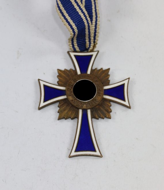 mutterkreuz_in_bronze_original_1__1