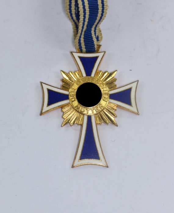 mutterkreuz_in_gold_1__13