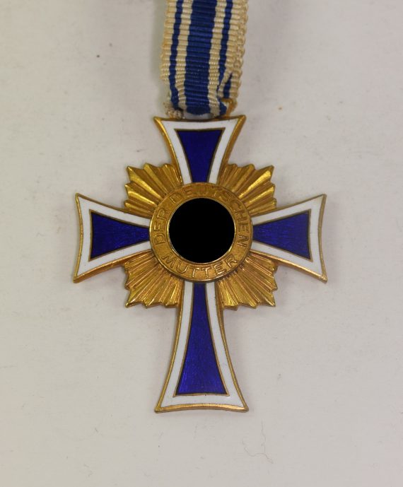 mutterkreuz_in_gold_ehrenkreuz_der_deutschen_mutter_1__3