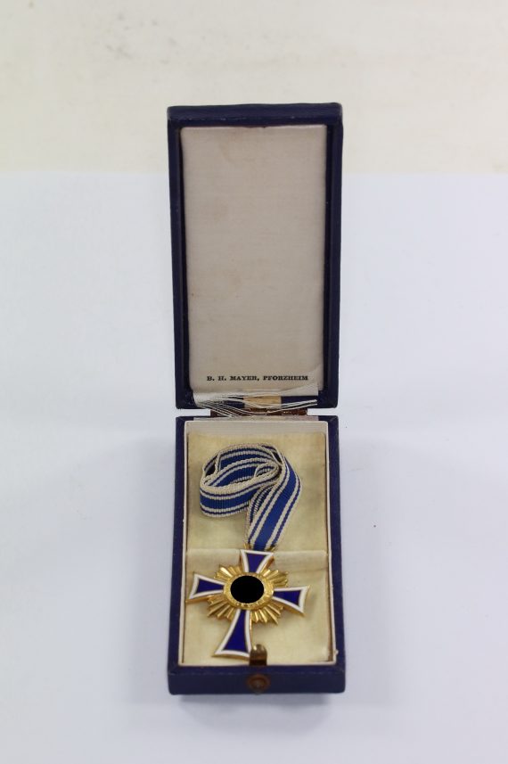 mutterkreuz_in_gold_im_etui_b