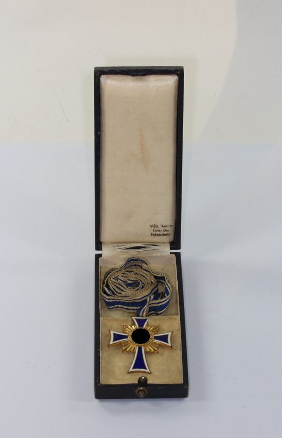 mutterkreuz_in_gold_im_etui_deumer_1__1