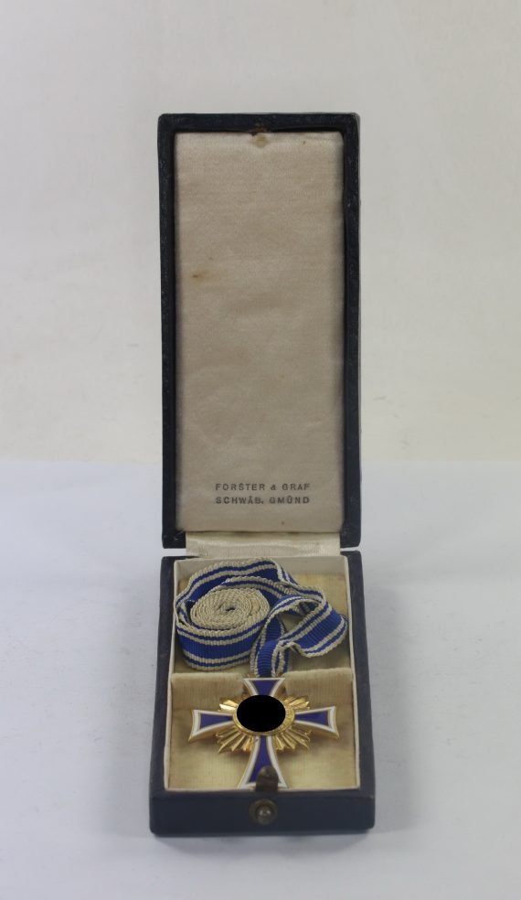 mutterkreuz_in_gold_im_etui_forster_graf_schw_b