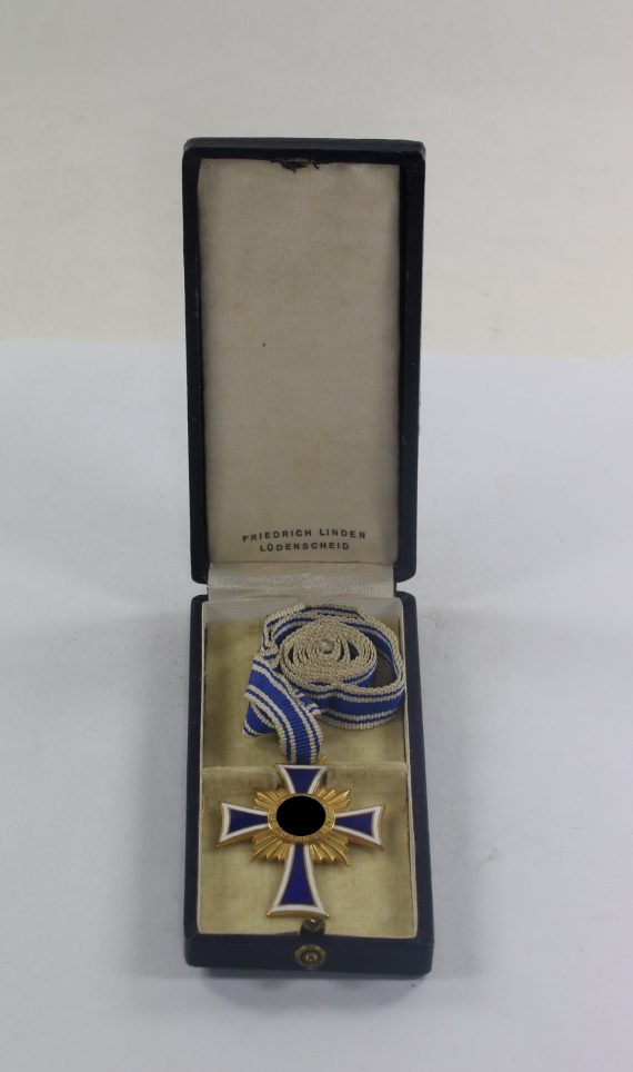 mutterkreuz_in_gold_im_etui_friedrich_linden_l_denscheid_1__5_4nd