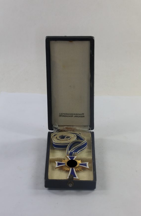 mutterkreuz_in_gold_im_etui_liefergemeinschaft_pforzheimer_innungen_1__1