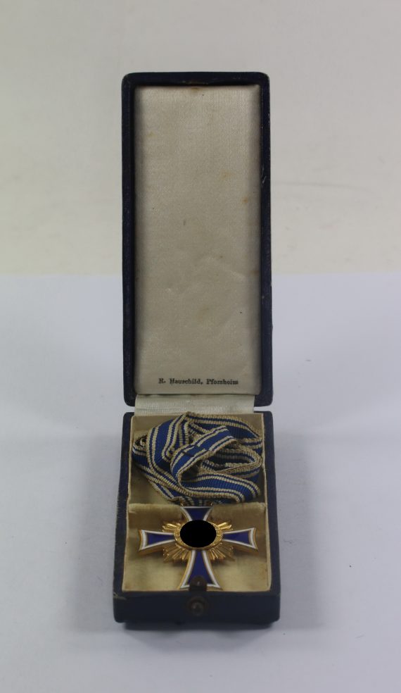 mutterkreuz_in_gold_im_etui_r