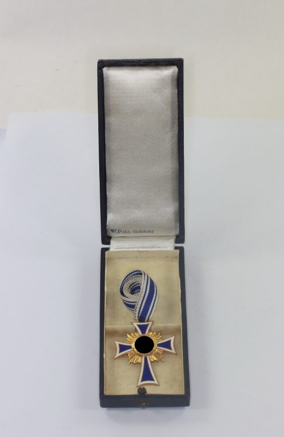 mutterkreuz_in_gold_im_etui_w