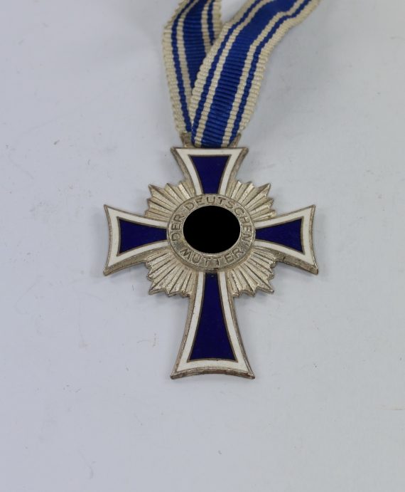 mutterkreuz_in_silber_1__1