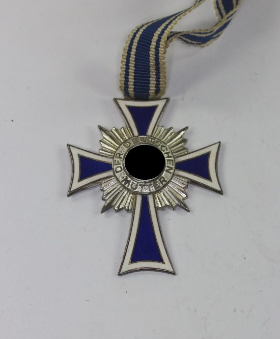 mutterkreuz_in_silber_1__1_7