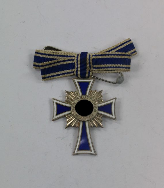 mutterkreuz_in_silber_an_schleife_1__1_4nd