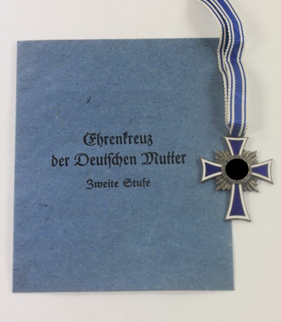 mutterkreuz_in_silber_in_verleihungst_te_carl_forster_graf_schw