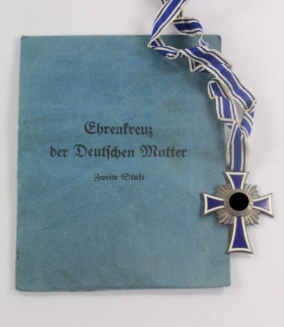mutterkreuz_in_silber_in_verleihungst_te_kerbach_oesterheld_dresden_a1_1__1
