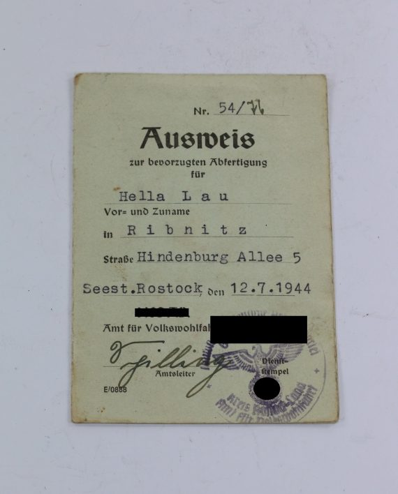 nsdap_volkswohlfahrt_ausweis_f_r_bevorzugte_abfertigung_1__1