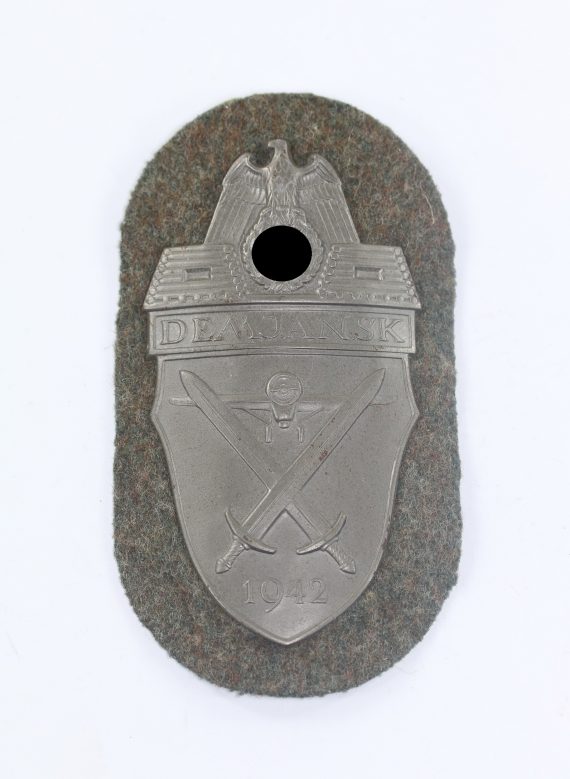 original_demjanskschild_auf_heeresstoff_typ_4