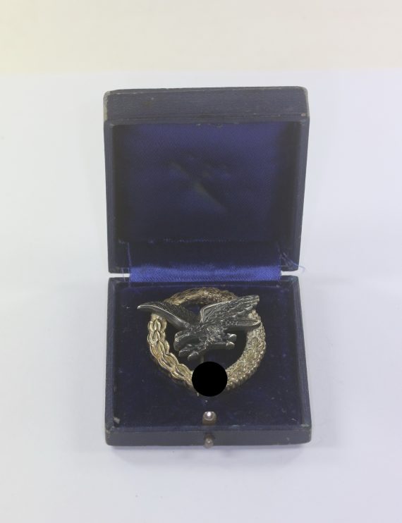 original_fliegersch_tzenabzeichen_der_luftwaffe_mit_blitzb_ndel_hersteller_b_nl_im_etui_1__1