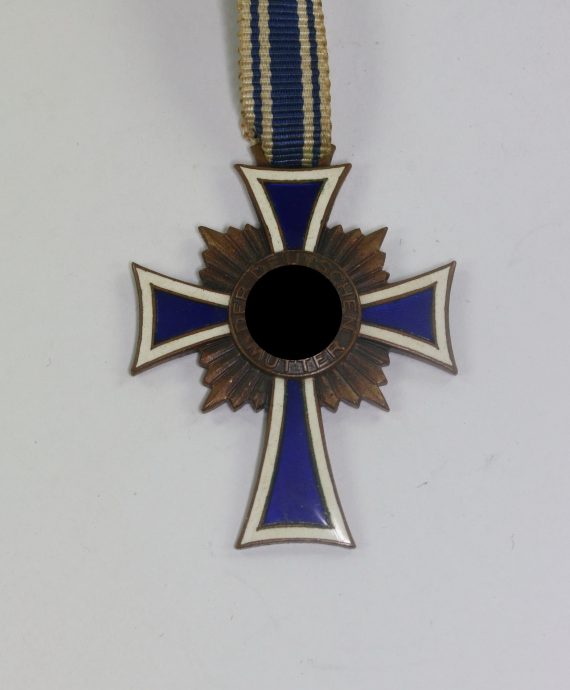 original_mutterkreuz_in_bronze_1__1