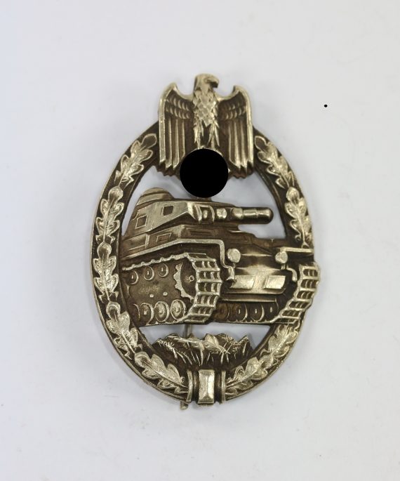 panzerkampfabzeichen_in_silber_juncker_neusilber_cut_out_1__1