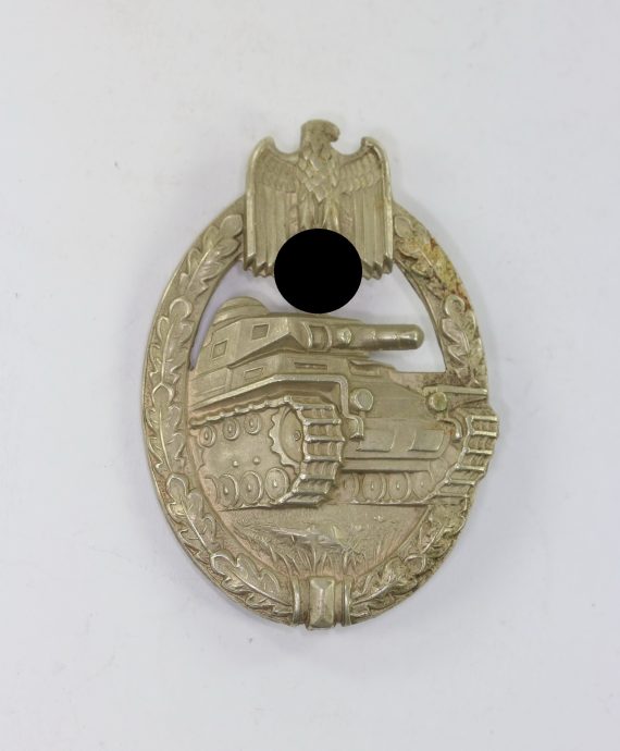 panzerkampfabzeichen_in_silber_juncker_neusilber_porsche_variante_typ_1