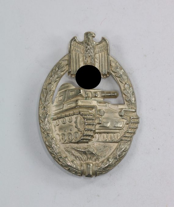 panzerkampfabzeichen_in_silber_juncker_neusilber_versilbert_porsche_variante_1__1