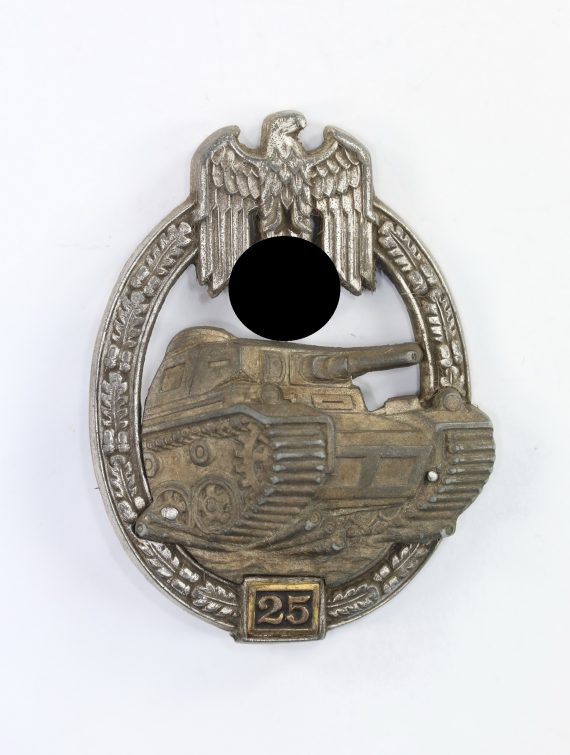 panzerkampfabzeichen_in_silber_mit_einsatzzahl_25_c