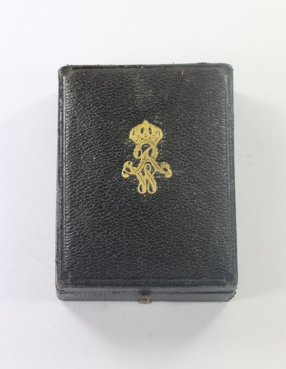 preu_en_etui_f_r_einen_kronen_orden_3