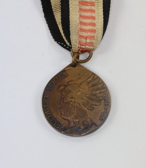 s_dwestafrika_denkm_nze_f_r_k_mpfer_1907__den_siegreichen_streitern_s_dwestafrika_190406_1_