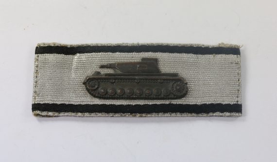sonderabzeichen_f_r_das_niederk_mpfen_von_panzerkampfwagen_durch_einzelk_mpfer_panzerknacker_1__3_4nd