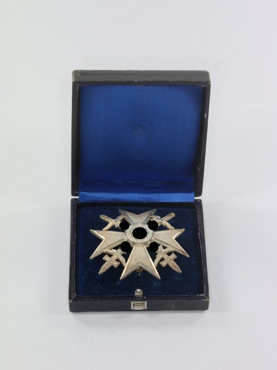 spanienkreuz_in_silber_mit_schwertern_hst