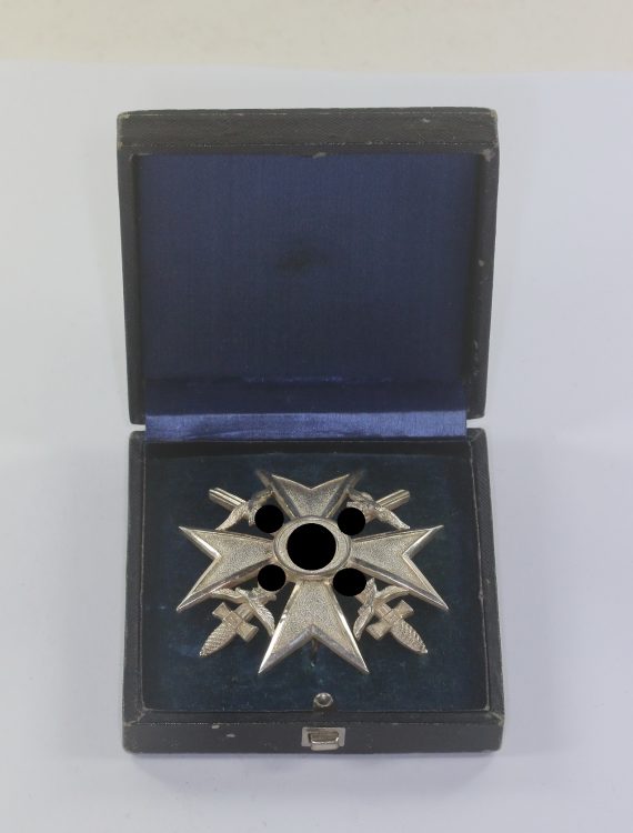 spanienkreuz_in_silber_mit_schwertern_hst