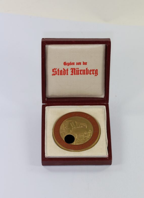 teilnehmermedaille_deutsche_kampfspiele_n_rnberg_1934_im_etui_1__1