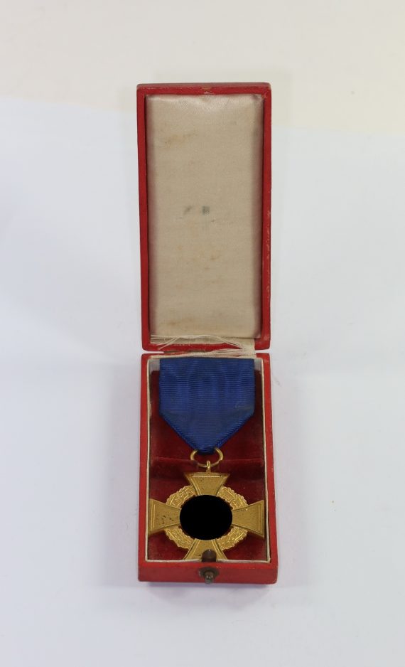 treudienstehrenzeichen_in_gold_40_jahre_im_etui_1__1