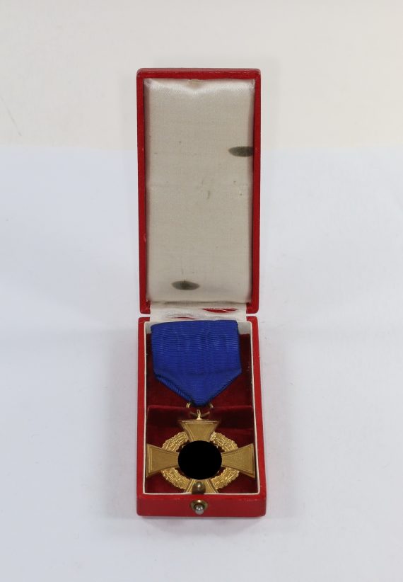 treudienstehrenzeichen_in_gold_40_jahre_im_etui_1__1_1
