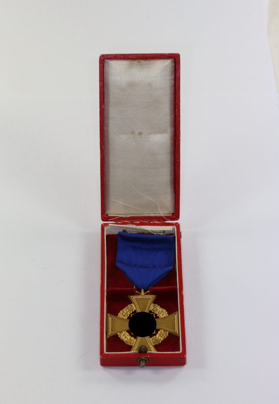treudienstehrenzeichen_in_gold_40_jahre_im_etui_1__1_3