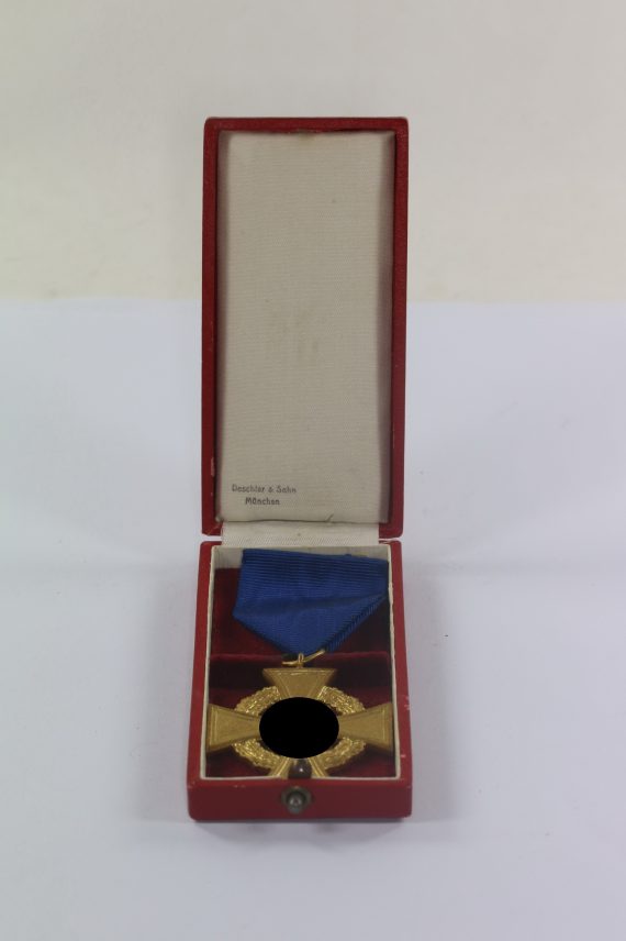 treudienstehrenzeichen_in_gold_40_jahre_im_etui_deschler_sohn_m_nchen_1__1_5