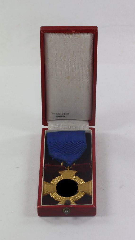 treudienstehrenzeichen_in_gold_40_jahre_im_etui_deschler_sohn_m_nchen_1__1_9