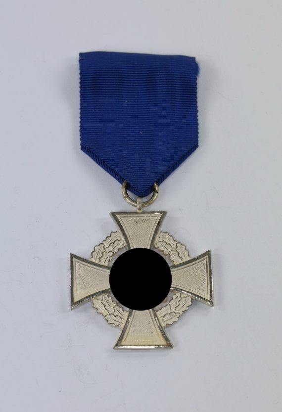 treudienstehrenzeichen_in_silber_1__1