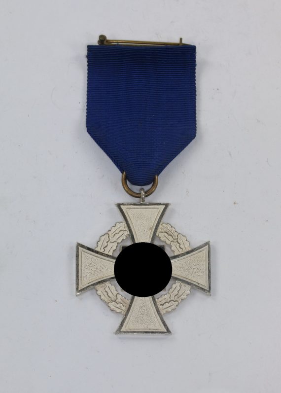 treudienstehrenzeichen_in_silber_25_jahre_f_r_treue_dienste_1__4_29_4nd